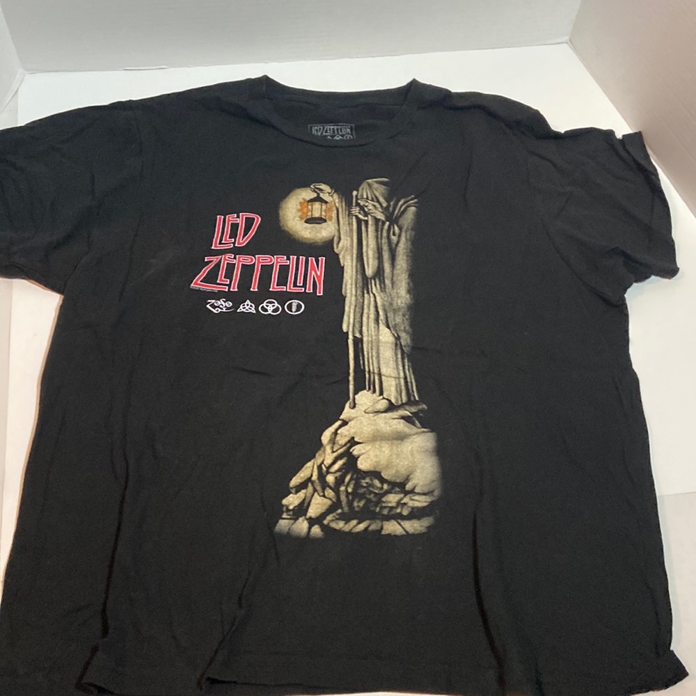 Led Zeppelin Rock Tee